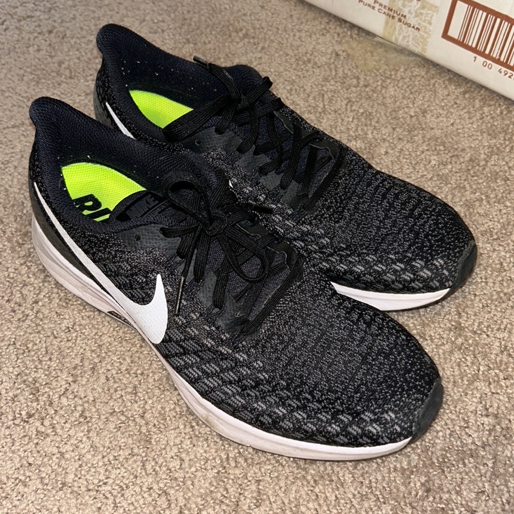 Nike black zoom